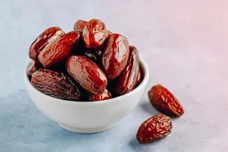 Benefit of dates and related Hadith